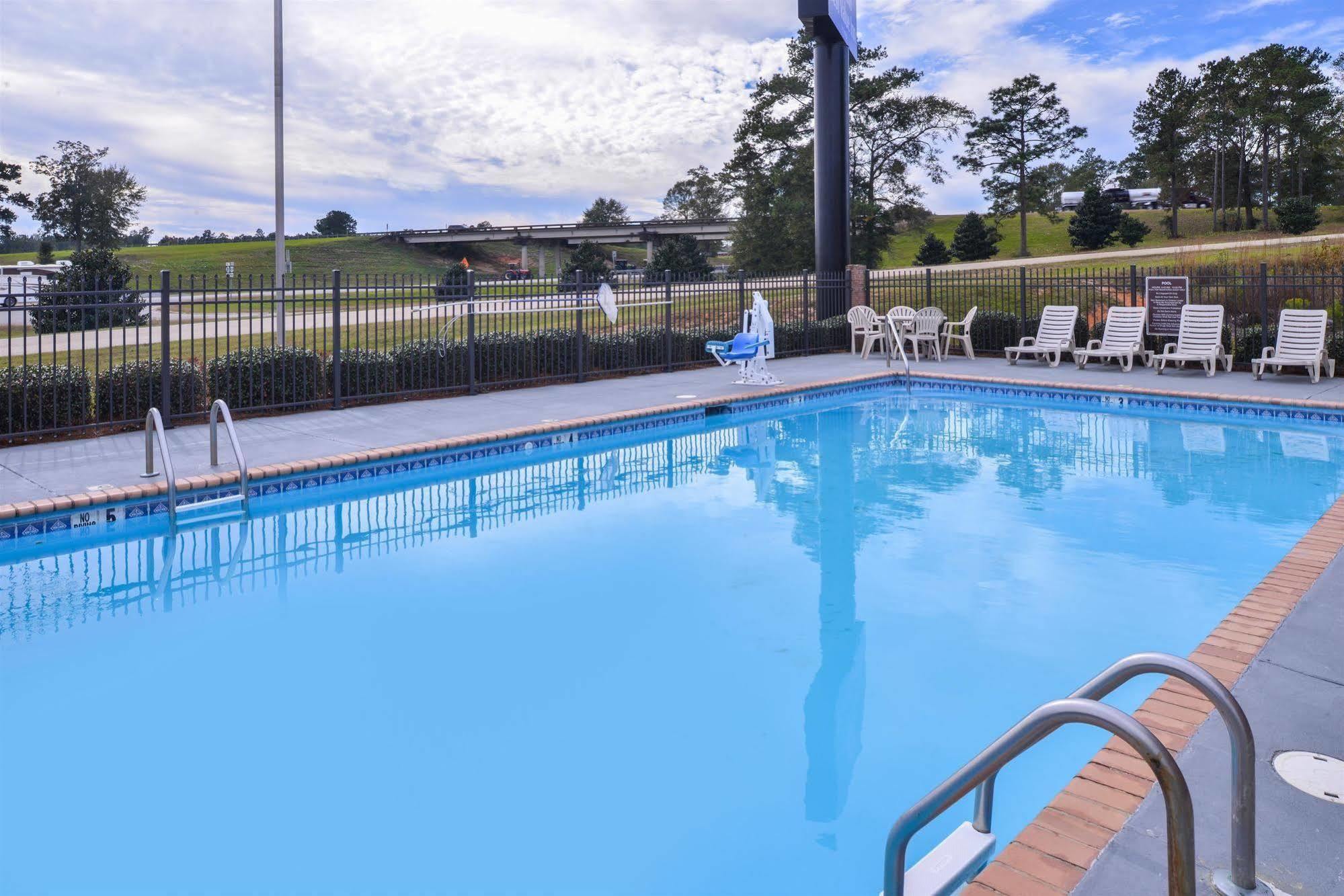 Americas Best Value Inn Wiggins Extérieur photo