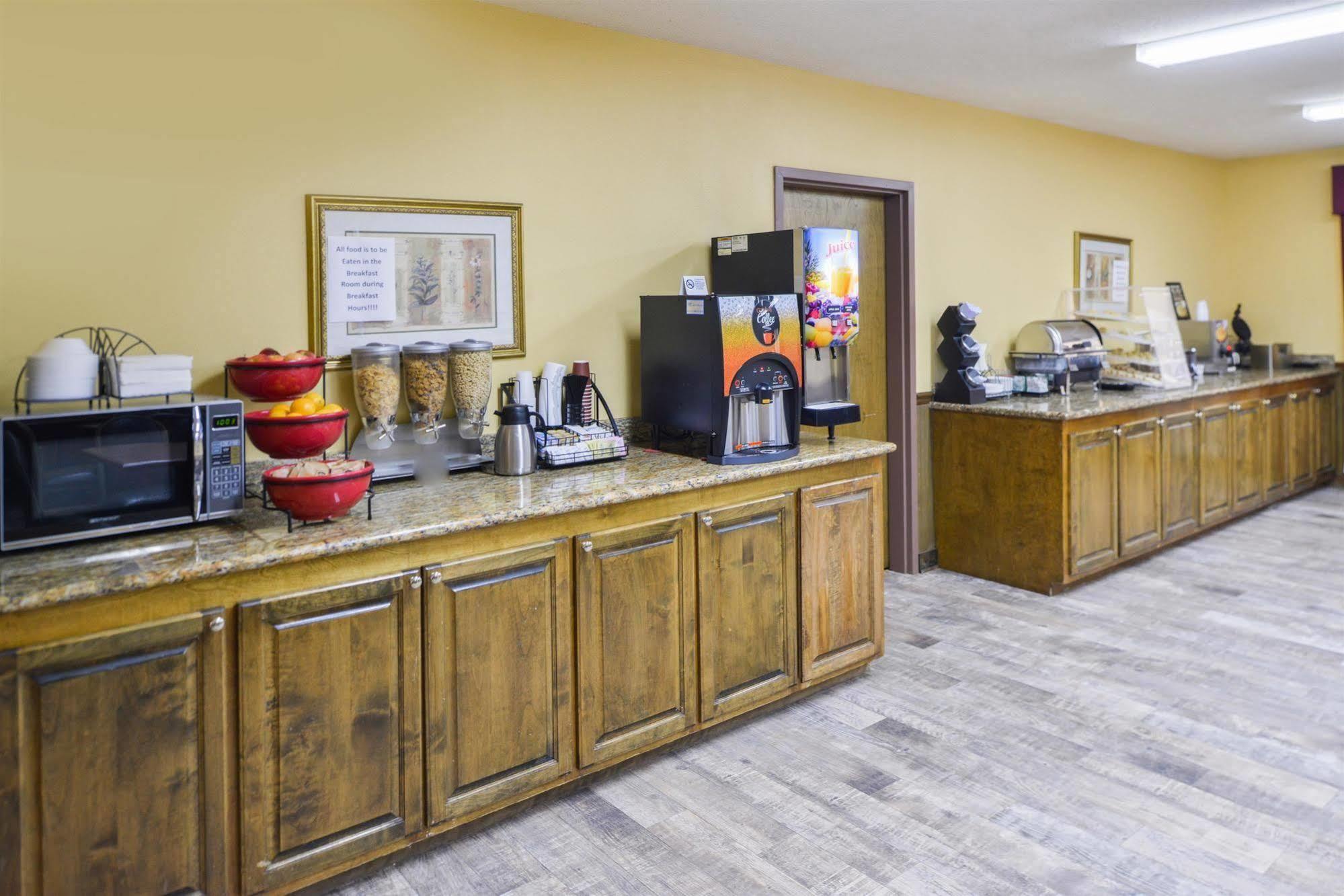 Americas Best Value Inn Wiggins Extérieur photo